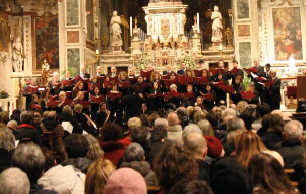 La Schola Cantorum alla Chiesa di Candeli