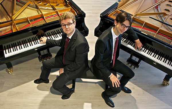 Twopianosproject in concerto