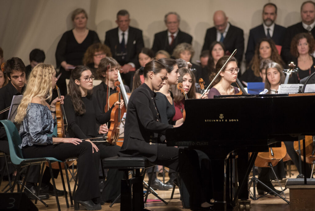 concerto-di-natale-2017-orchestra-v-galilei-schola-cantorum-francesco-landini-13