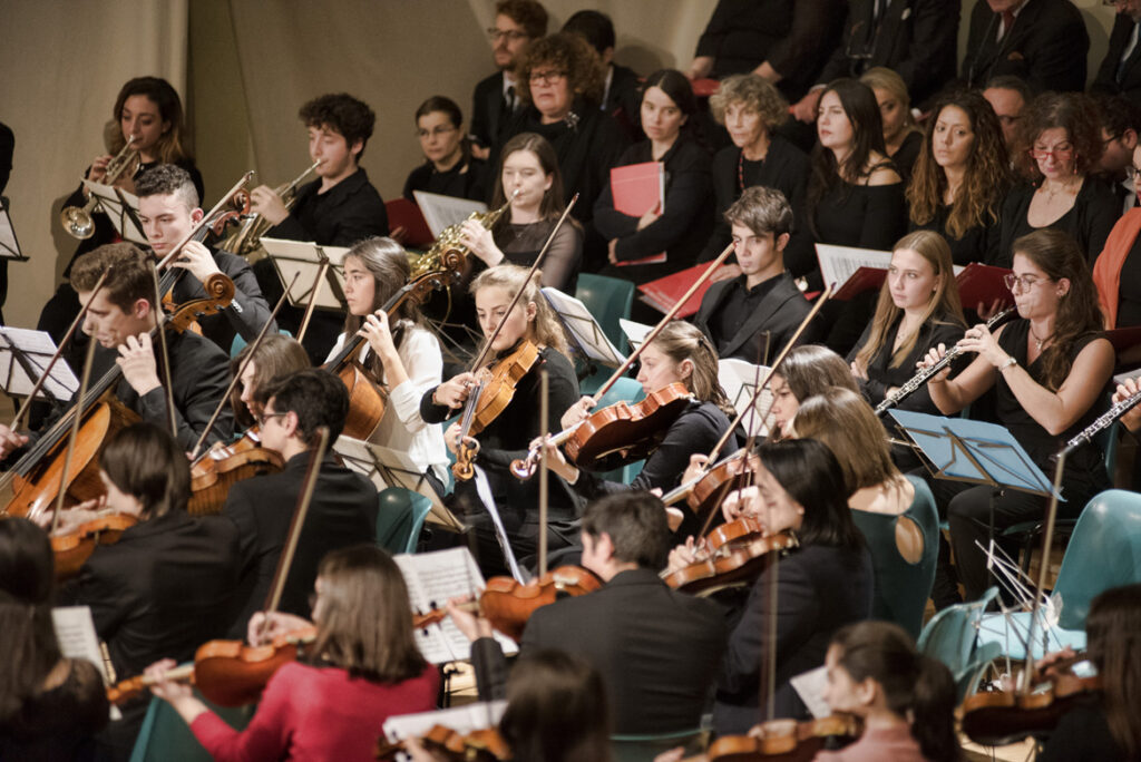 concerto-di-natale-2017-orchestra-v-galilei-schola-cantorum-francesco-landini-16