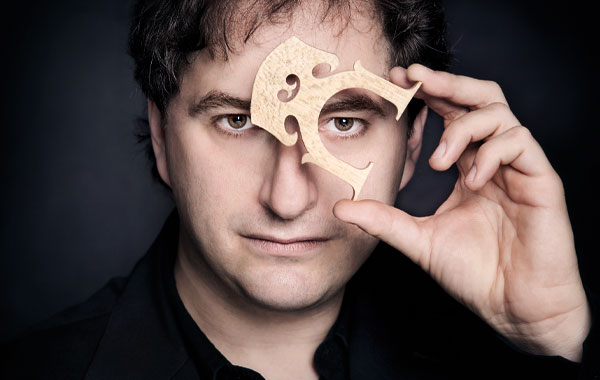 Enrico Bronzi: le Suites per violoncello di Bach